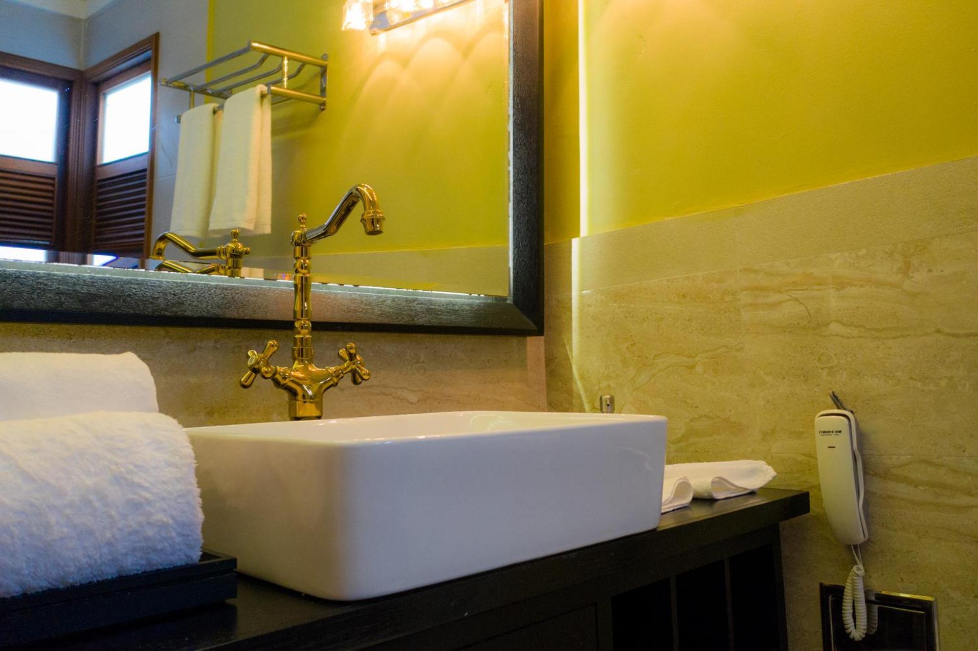 Fuvahmulah Central Hotel Экстерьер фото