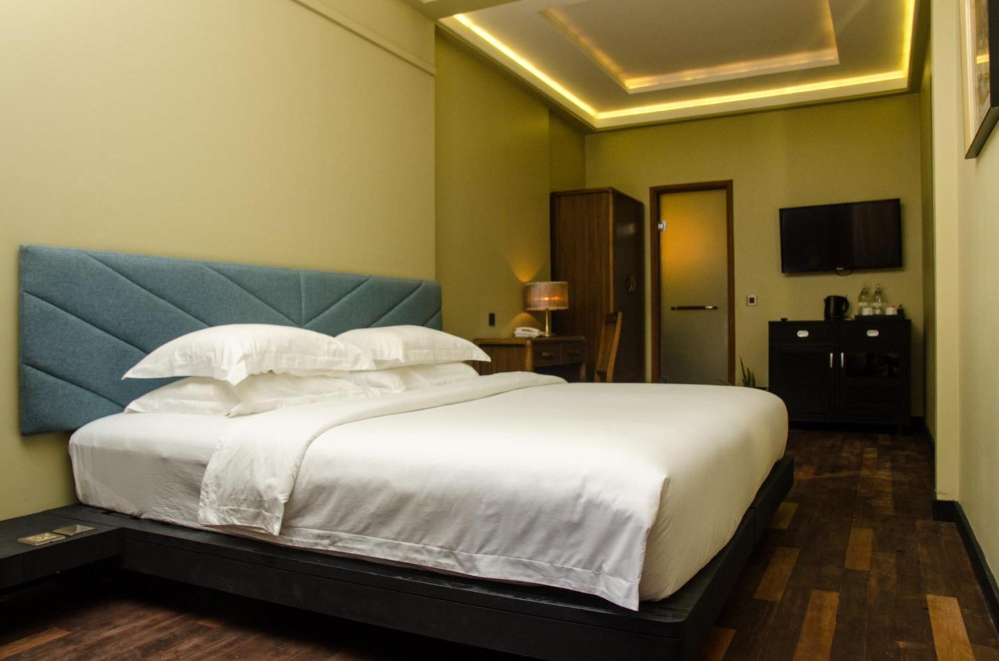 Fuvahmulah Central Hotel Экстерьер фото