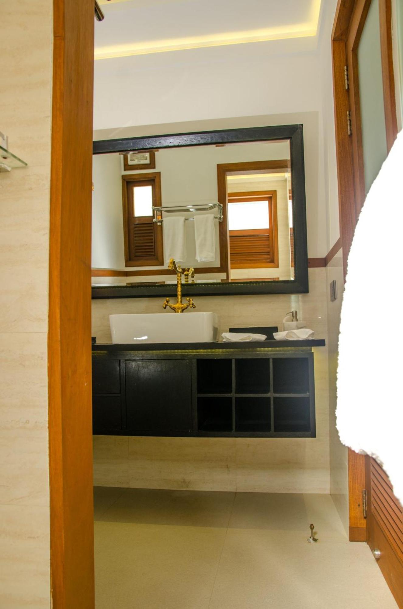 Fuvahmulah Central Hotel Экстерьер фото