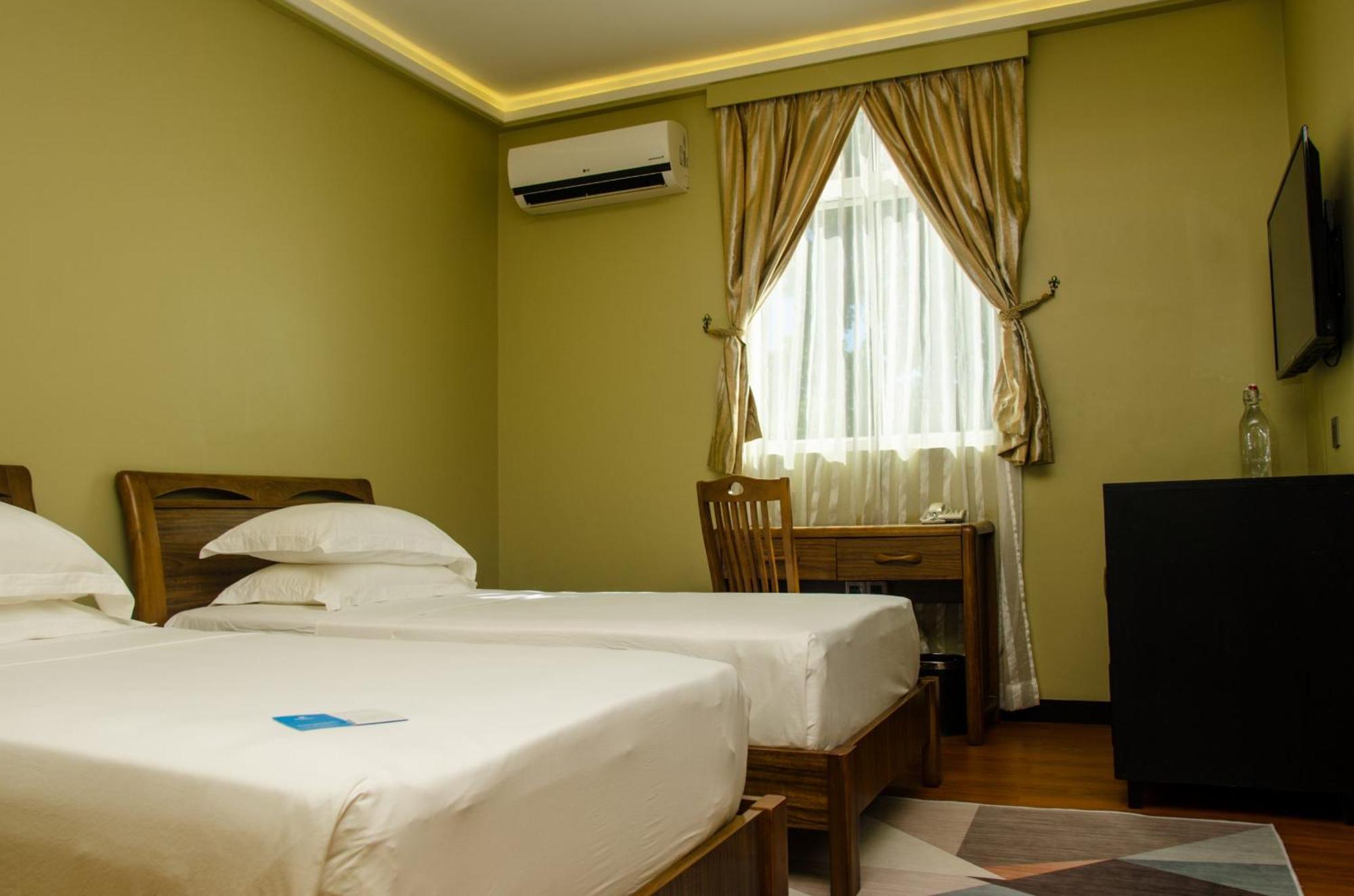 Fuvahmulah Central Hotel Экстерьер фото