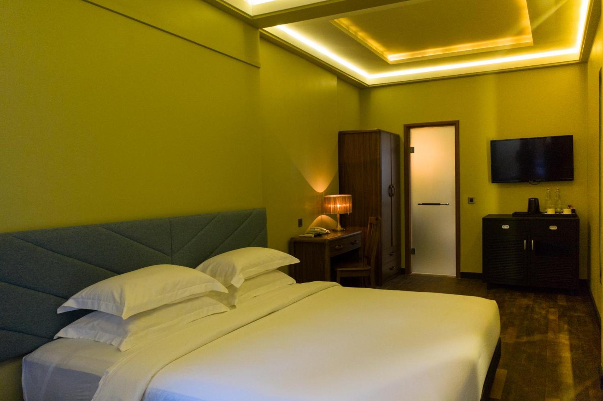 Fuvahmulah Central Hotel Экстерьер фото