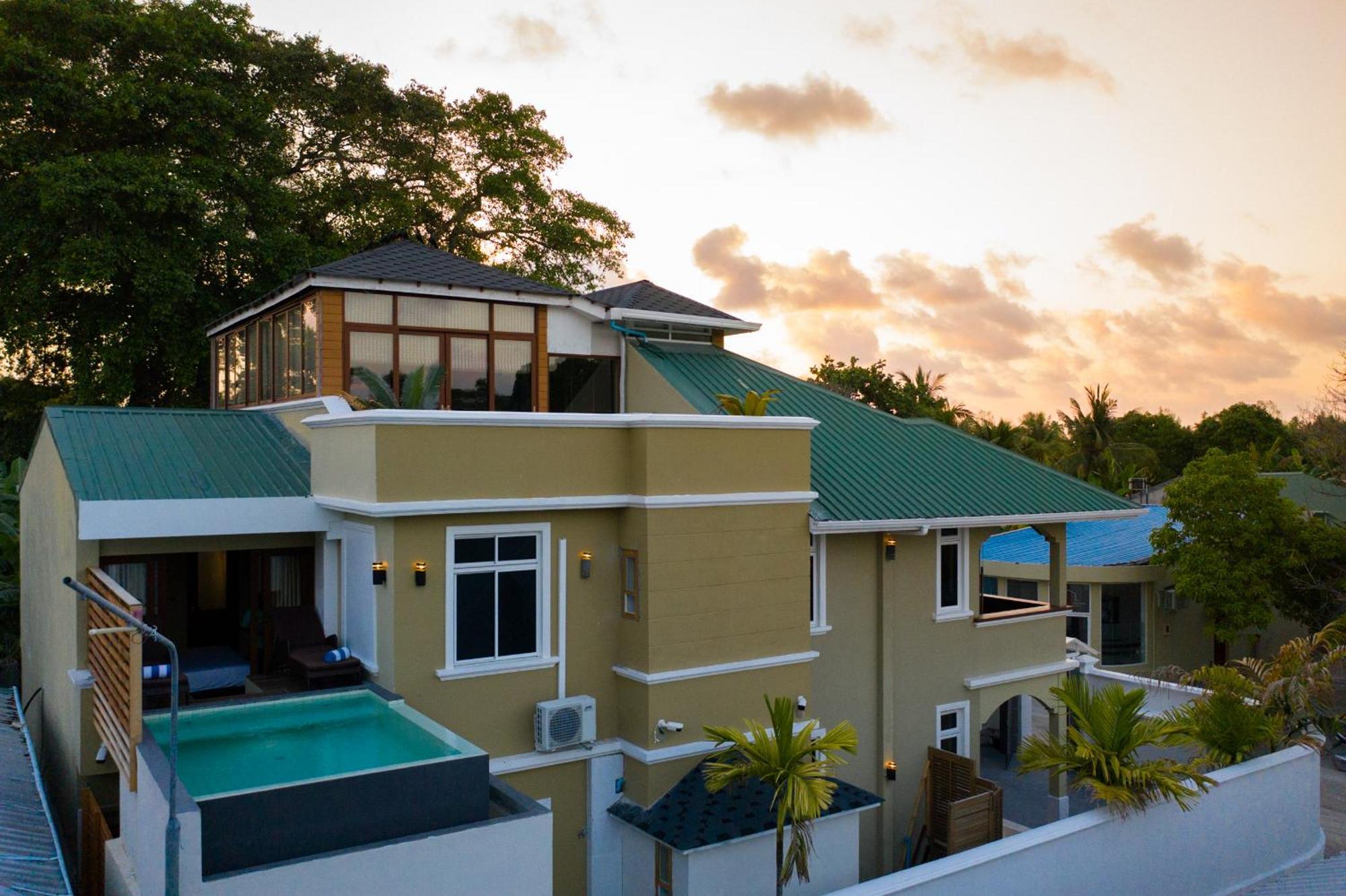 Fuvahmulah Central Hotel Экстерьер фото